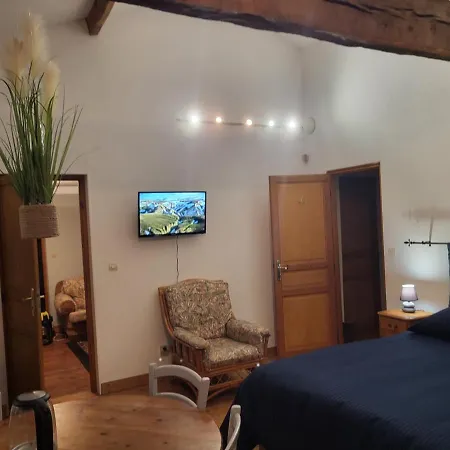 Bed & Breakfast Domaine De La Sarrotte Saugon