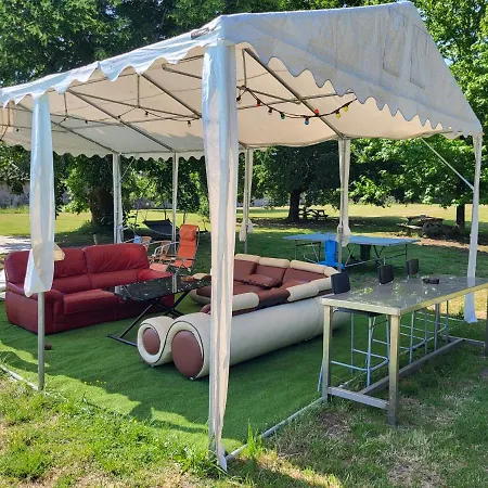 Bed & Breakfast Domaine De La Sarrotte *