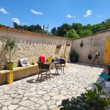 Bed & Breakfast Domaine De La Sarrotte 3*