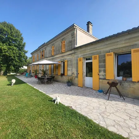 Bed & Breakfast Domaine De La Sarrotte 3*