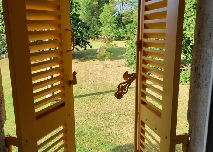 Bed & Breakfast Domaine De La Sarrotte Saugon